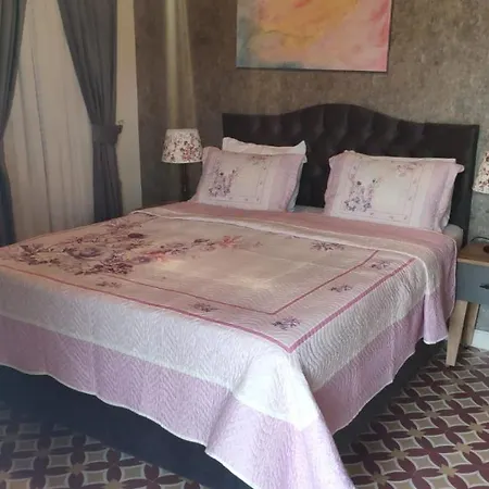 Tarihi Kumbaba Hotel *