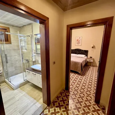 Tarihi Kumbaba Hotel *