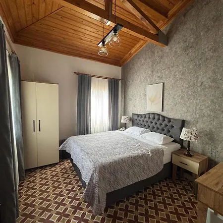 Tarihi Kumbaba Hotel *